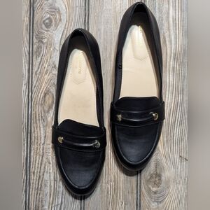 SALE 💰 Liz Claiborne size 9 black flats in excellent condition with memory foam